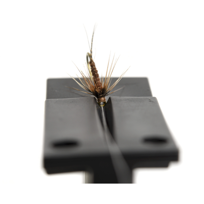 Magnetic tippet threader